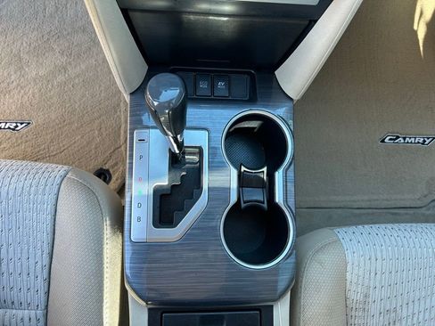 Used 2012 Toyota Camry Hybrid image 20