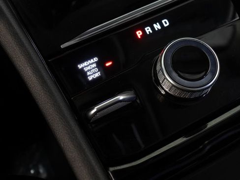 Used 2023 Jeep Grand Cherokee Limited w/ Luxury Tech Group II AWD/4WD image 33