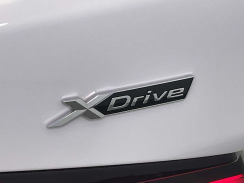 Used 2022 BMW 530i xDrive w/ Premium Package AWD/4WD image 11