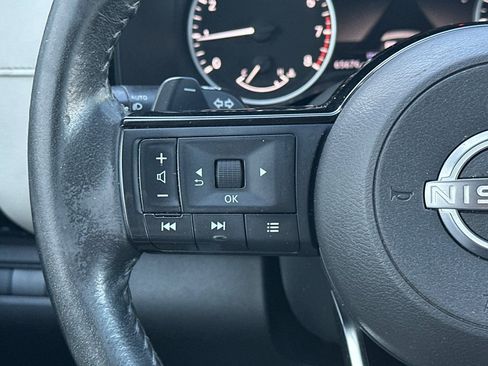 Used 2022 Nissan Pathfinder SV w/ SV Black Package FWD image 32