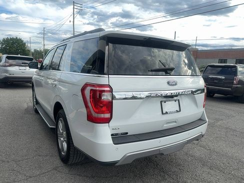 Used 2019 Ford Expedition XLT w/ Equipment Group 202A AWD/4WD image 4