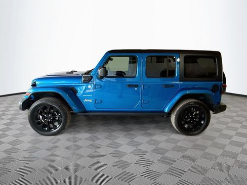 Used 2023 Jeep Wrangler Unlimited Sahara AWD/4WD image 9