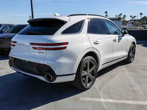 Used 2025 Genesis GV70 3.5T Sport w/ Sport Advanced Package image 4