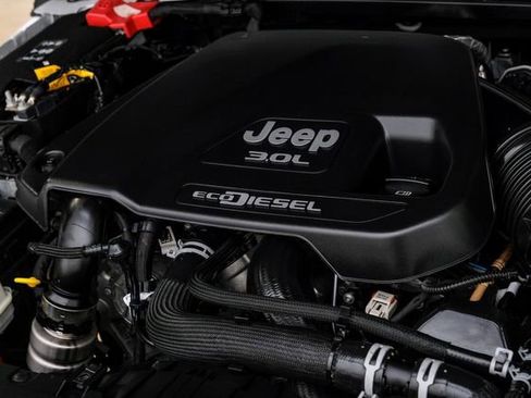 Used 2022 Jeep Wrangler Unlimited Rubicon AWD/4WD image 4