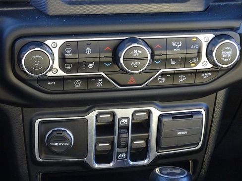 Used 2020 Jeep Wrangler Unlimited Sport image 22