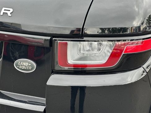Used 2019 Land Rover Range Rover Evoque SE image 23