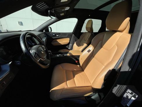 Used 2020 Volvo XC60 T5 Momentum w/ Protection Package Premier image 26