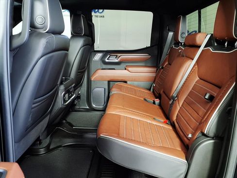 Used 2025 GMC Sierra 1500 Denali Ultimate image 8