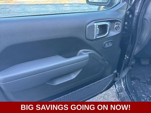 New 2025 Jeep Gladiator Sport image 19