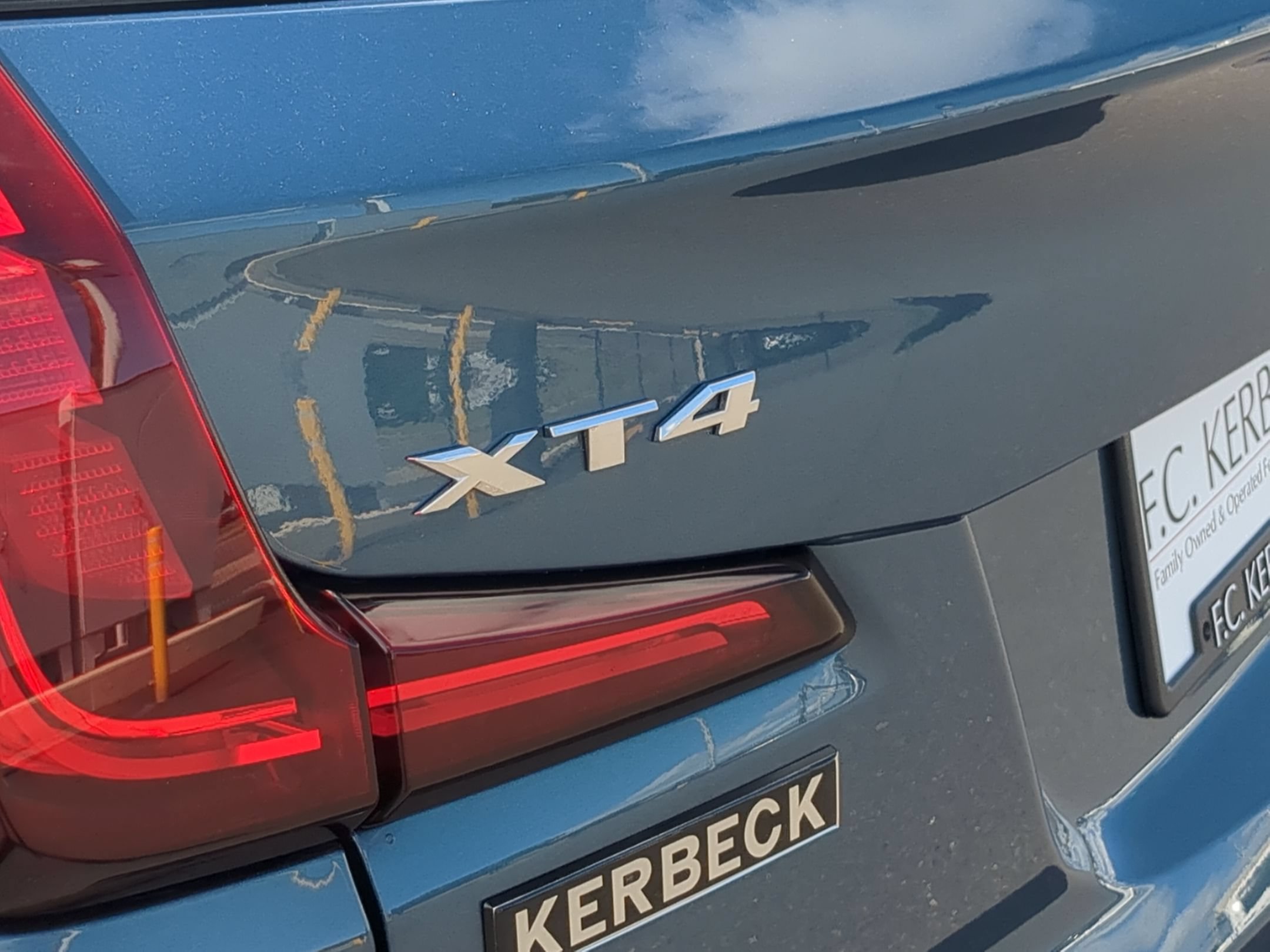 Certified 2025 Cadillac XT4 Premium Luxury AWD/4WD image 31