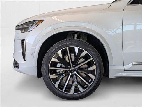 New 2026 Volvo XC90 B5 Plus w/ Protection Package image 10