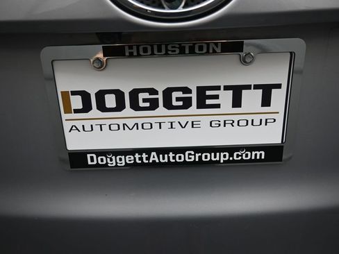 Used 2016 Toyota RAV4 XLE FWD image 2