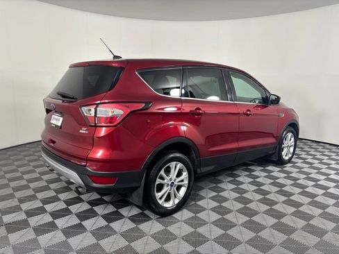 Used 2017 Ford Escape SE AWD/4WD image 32