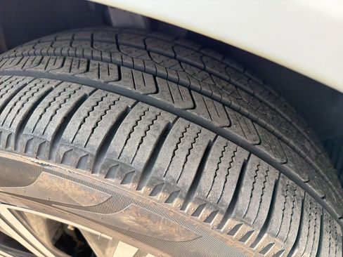 Used 2023 Volvo XC90 B6 Plus image 5