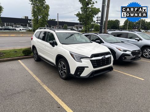 Used 2025 Subaru Ascent Limited AWD/4WD image 2