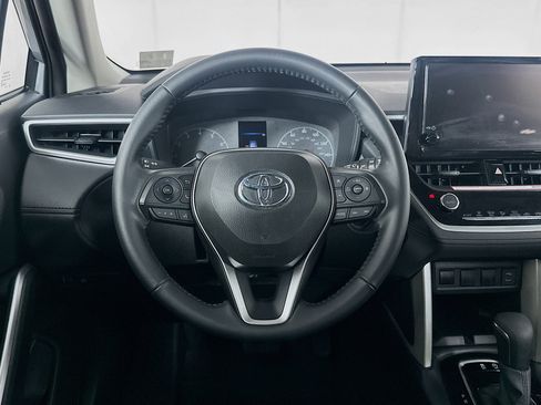 Used 2024 Toyota Corolla Cross LE FWD image 18