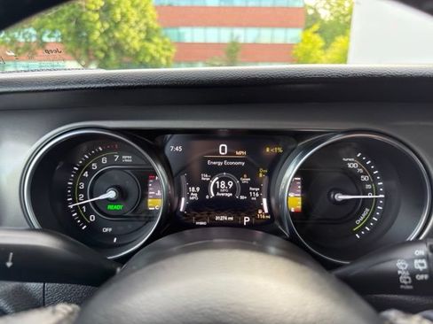 Used 2023 Jeep Wrangler Unlimited AWD/4WD image 18