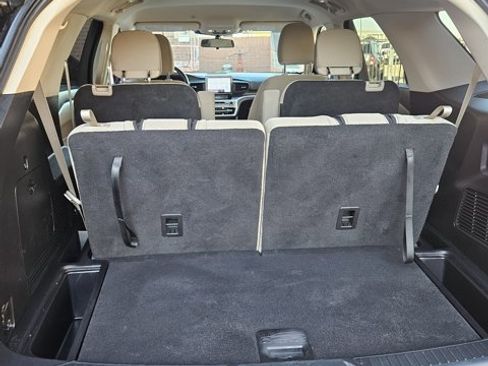 Certified 2022 Ford Explorer XLT w/ Class IV Trailer Tow Package image 16