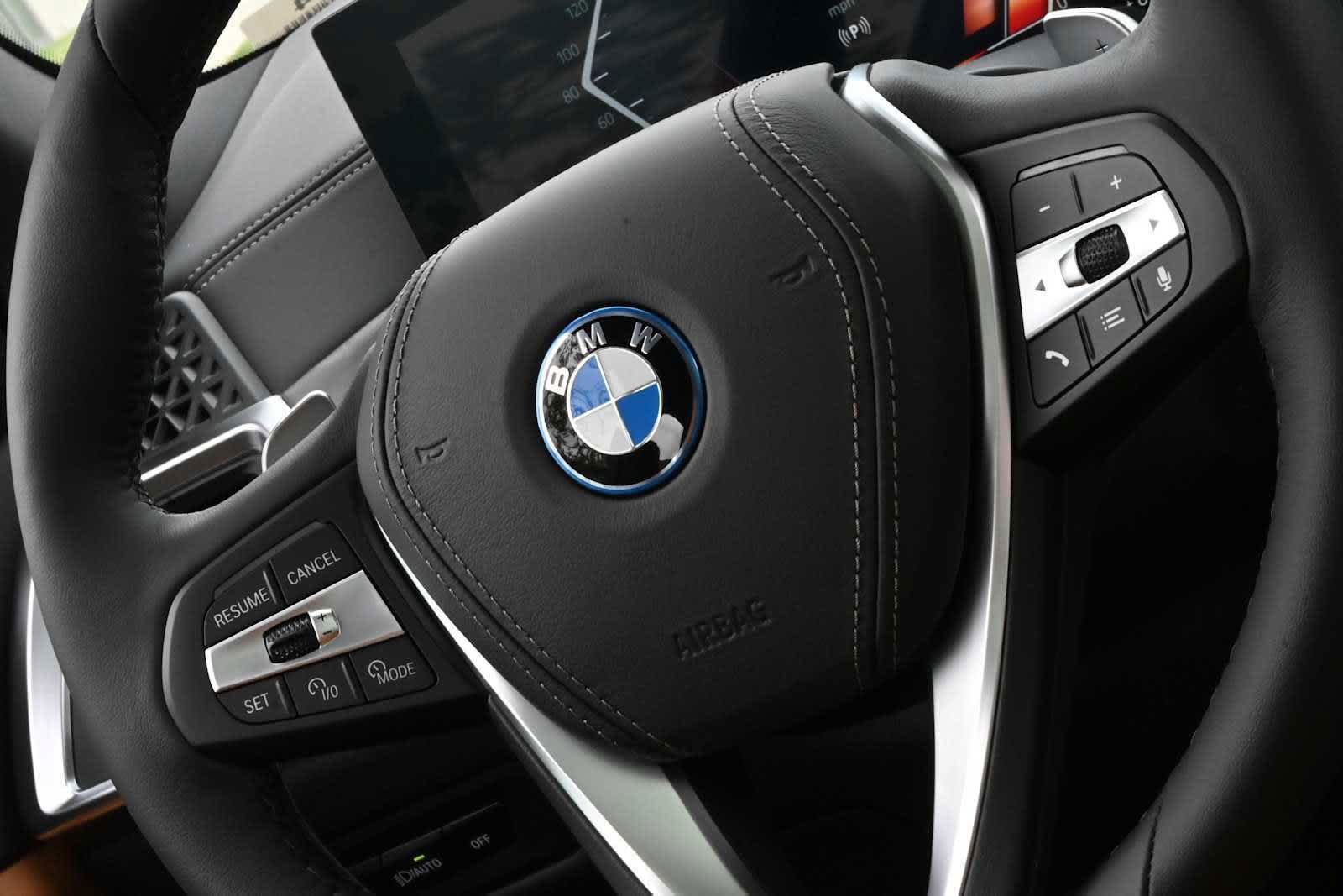 Used 2026 BMW X5 xDrive50e w/ Executive Package AWD/4WD image 24