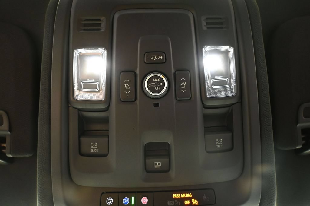 Used 2025 GMC Yukon AT4 AWD/4WD image 29