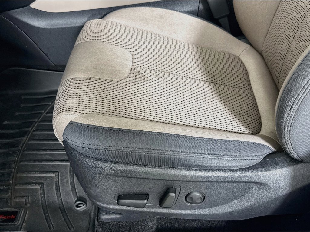 Used 2020 Hyundai Santa Fe SEL w/ Convenience Package FWD image 19