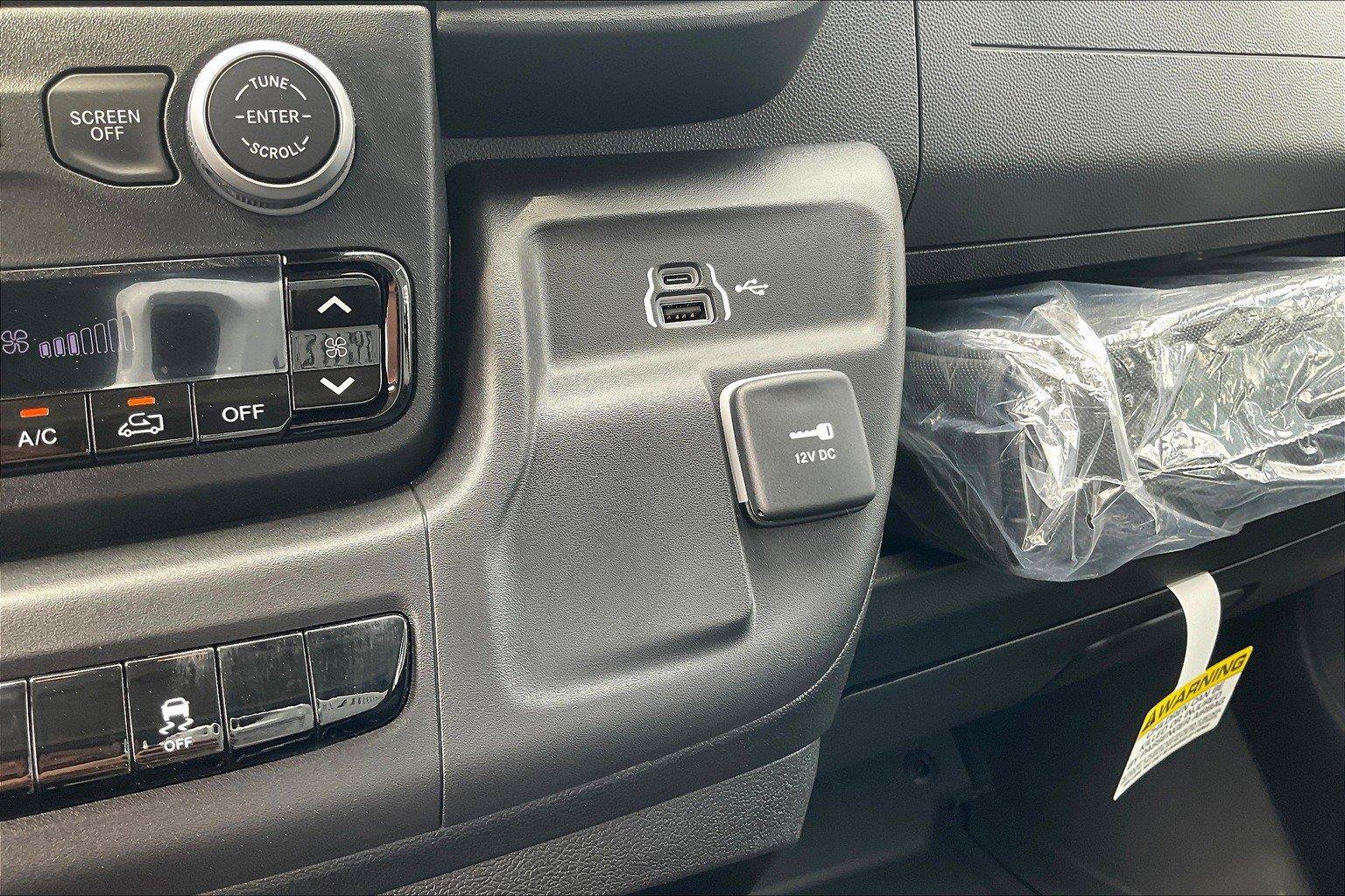 Used 2024 RAM ProMaster 2500 FWD image 31