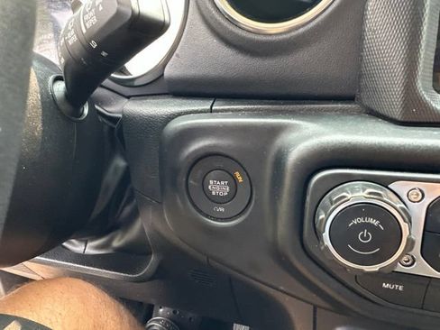 Used 2023 Jeep Wrangler Unlimited Sahara w/ Cold Weather Group AWD/4WD image 37