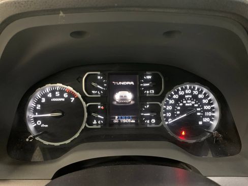 Used 2018 Toyota Tundra SR5 w/ SR5 Upgrade Package AWD/4WD image 19