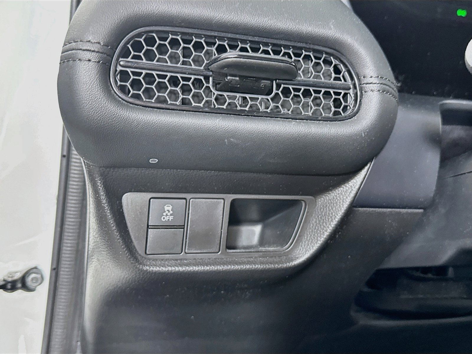 Used 2024 Honda HR-V LX image 11