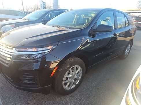 Used 2024 Chevrolet Equinox LS w/ Driver Confidence II Package image 3