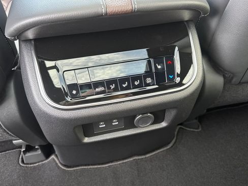 New 2026 Nissan Armada Platinum image 34