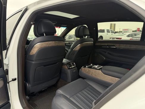 Used 2021 Genesis G90 3.3T Premium RWD image 23
