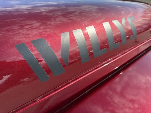 Used 2021 Jeep Gladiator Sport image 11