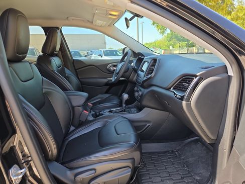 Used 2020 Jeep Cherokee Latitude Plus FWD image 27