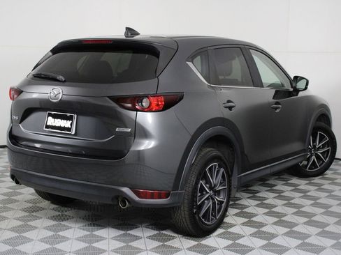 Used 2018 MAZDA CX-5 Touring image 4