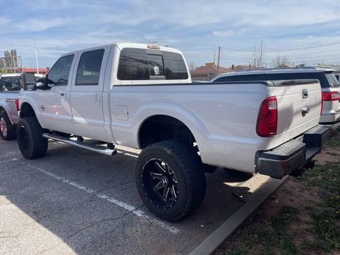 Used 2016 Ford F250 Lariat w/ Lariat Interior Package image 9