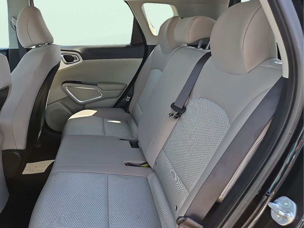 Used 2023 Kia Soul LX FWD image 10