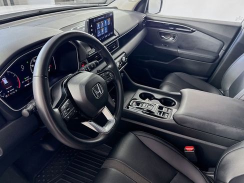 Used 2025 Honda Pilot Elite image 8