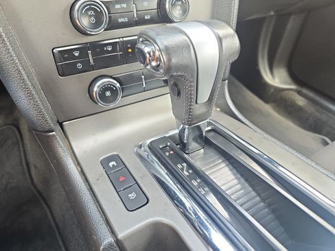 Used 2011 Ford Mustang Convertible w/ 101A Rapid Spec Order Code RWD image 21