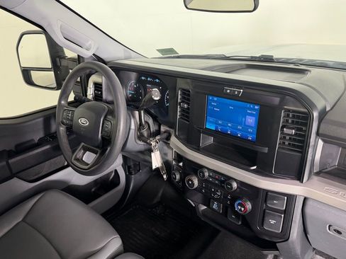 Used 2025 Ford F350 XL w/ 360-Degree Camera Package image 31