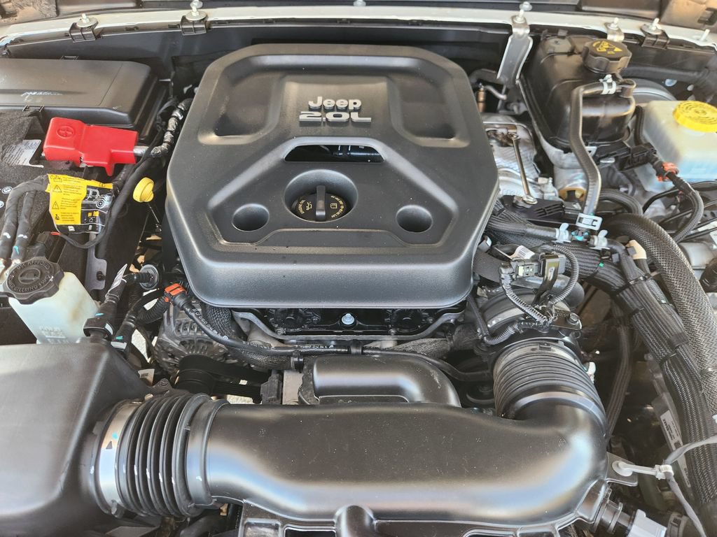 Used 2021 Jeep Wrangler Unlimited Sahara AWD/4WD image 29