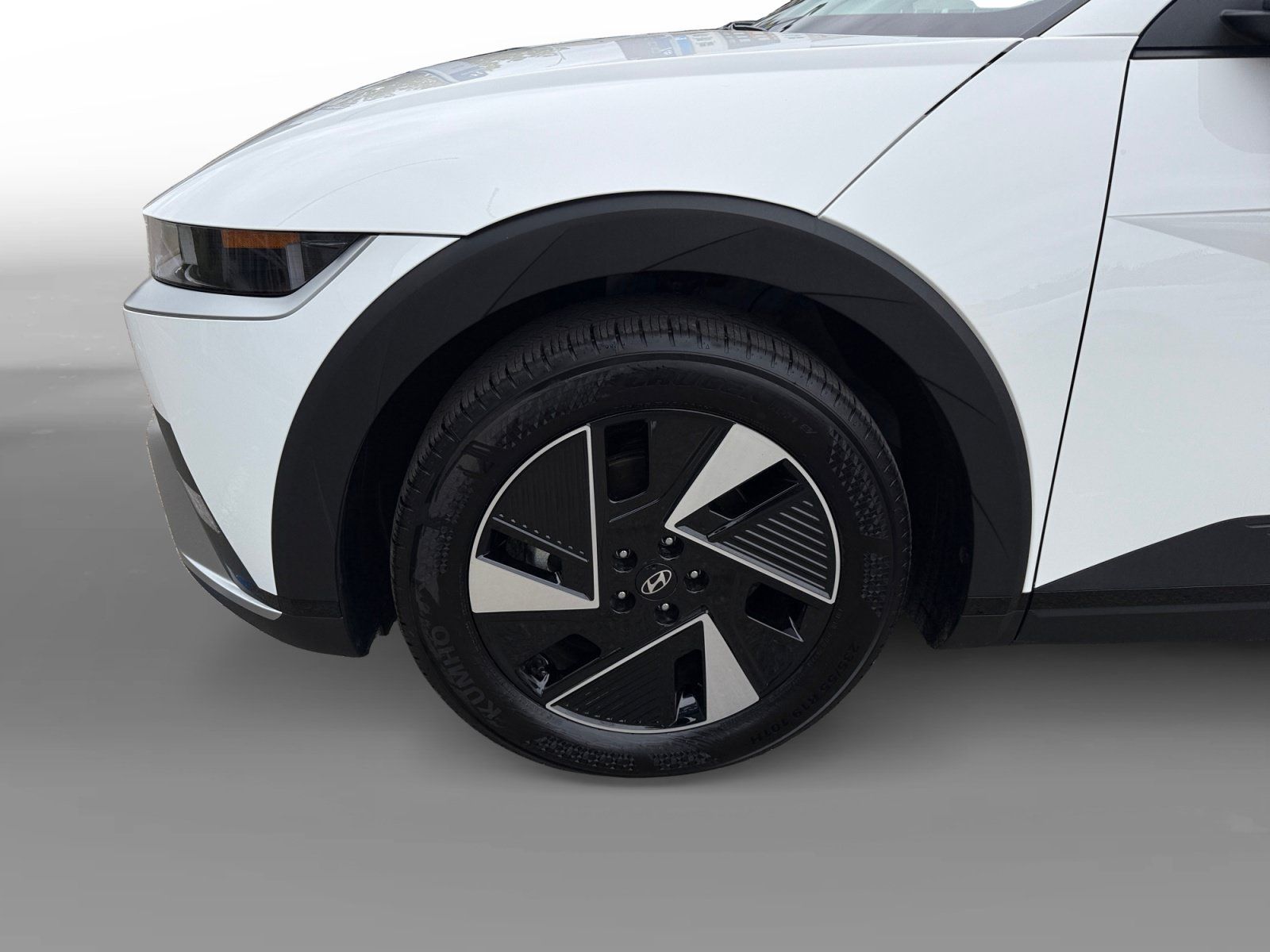 Certified 2025 Hyundai Ioniq 5 SE RWD image 9