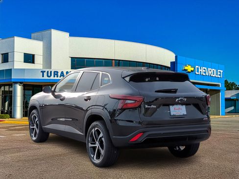 New 2026 Chevrolet Trax RS w/ Sunroof Package FWD image 3