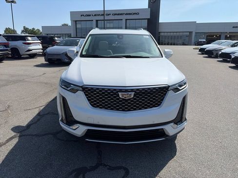 Used 2023 Cadillac XT6 Premium Luxury FWD image 6