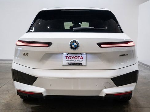 Used 2023 BMW iX xDrive50 w/ Ultimate Package 2 image 8