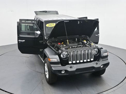 Used 2023 Jeep Wrangler Unlimited Sport AWD/4WD image 35