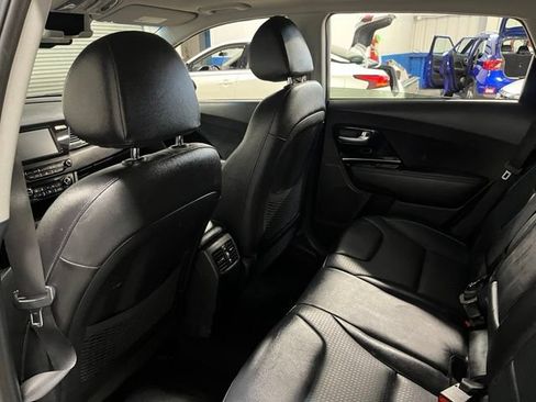 Used 2019 Kia Niro EX Premium FWD image 17