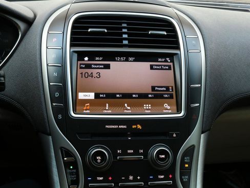 Used 2019 Lincoln Nautilus FWD image 26