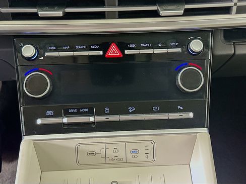 Used 2025 Hyundai Santa Fe SEL image 23