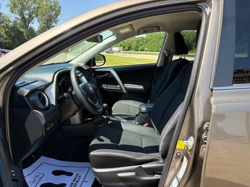Used 2015 Toyota RAV4 LE AWD/4WD image 6